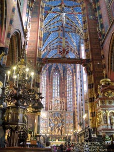 Фото Кракова. Старый Город. Мариацкая Базилика - Церковь Успения Пресвятой Богородицы (Kościół Mariacki). Главный неф.