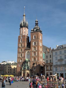 Фото Кракова. Старый Город. Площадь Главный Рынок (Rynek Główny) и Мариацкий костёл - Церковь Успения Пресвятой Богородицы (Kościół Mariacki).