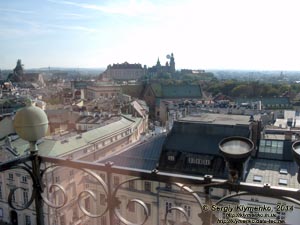 Фото Кракова. Старый Город. Вид с башни ратуши (Wieża ratuszowa w Krakowie) на юг - на Вавель (Wawel).