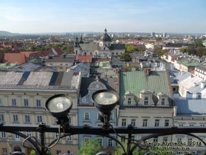 Фото Кракова. Старый Город. Вид с башни ратуши (Wieża ratuszowa w Krakowie) на северо-запад -
на костёл Св. Анны (Kościół św. Anny).