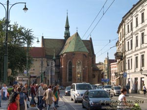 Фото Кракова. Старый Город. Площадь Всех Святых (Plac Wszystkich Świętych) и костёл Францисканцев (Kościół Franciszkanów - Bazylika św. Franciszka z Asyżu).