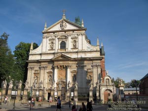 Фото Кракова. Старый Город. Костёл св. Петра и Павла (Kościół Świętych Apostołów Piotra i Pawła). Вид с площади Марии Магдалины.