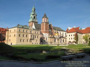 Фото Кракова. Кафедральный собор Станислава и Вацлава (Вавельская кафедра - Katedra na Wawelu), вид с юга.