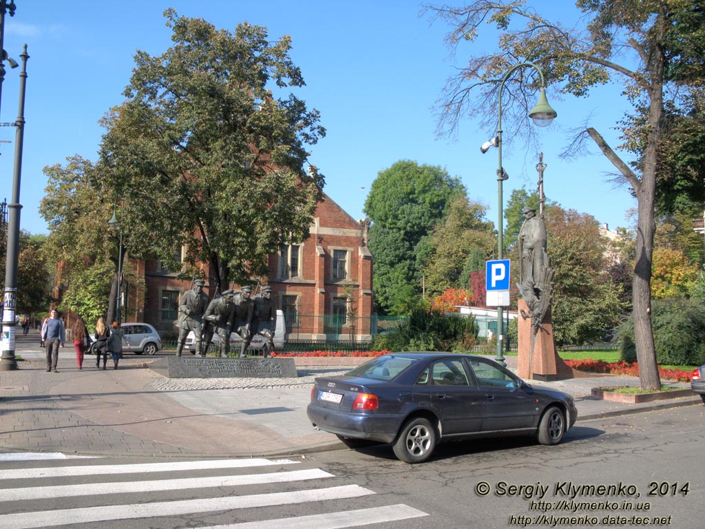 Фото Кракова. Памятник Маршалу Юзефу Пилсудскому и легионерам (Pomnik Marszałka Józefa Piłsudskiego i Legionistów).