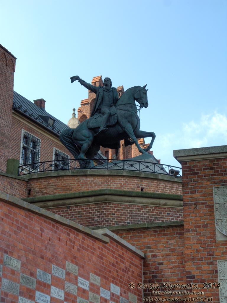 Фото Кракова. Вавель (Wawel). Памятник Тадеушу Костюшко (Pomnik Tadeusza Kościuszki).