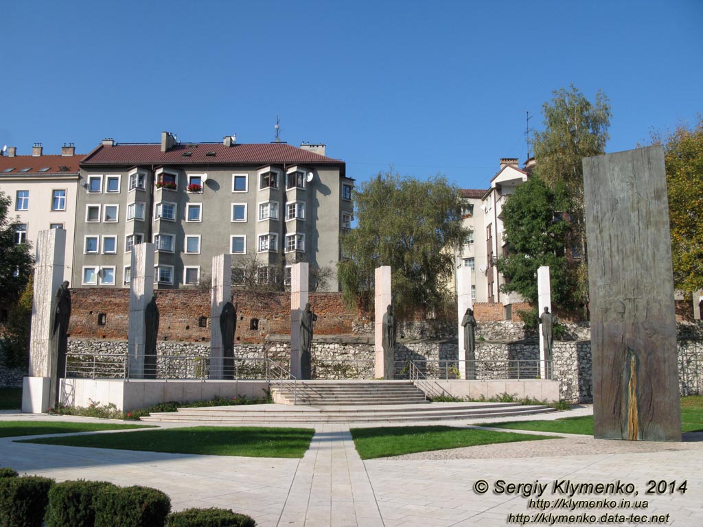 Фото Кракова. Скалка (Skałką). Костёл и монастырь Ордена Отцов Паулинов на Скалке. Алтарь трёх тысячелетий (Ołtarz Trzech Tysiącleci).