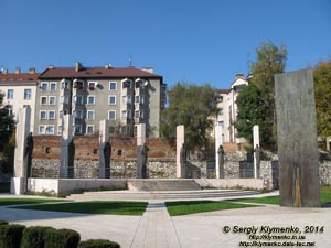 Фото Кракова. Скалка (Skałką). Костёл и монастырь Ордена Отцов Паулинов на Скалке. Алтарь трёх тысячелетий (Ołtarz Trzech Tysiącleci).