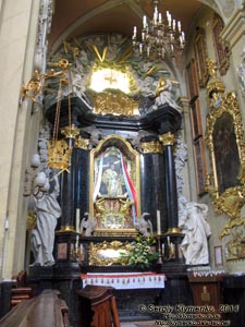 Фото Кракова. Скалка (Skałką). Интерьер костёла Святого Архангела Михаила и Святого Станислава. Часовня Святого Станислава (Kaplica św. Stanisława).