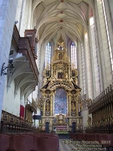 Фото Кракова. Казимеж (Kazimierz). Костёл Св. Екатерины /Катажины/ (Kościół św. Katarzyny Aleksandryjskiej i św. Małgorzaty). Главный неф с видом на главный алтарь.