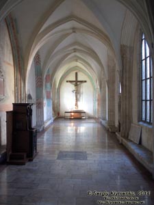 Фото Кракова. Казимеж (Kazimierz). Костёл Св. Екатерины /Катажины/ (Kościół św. Katarzyny Aleksandryjskiej i św. Małgorzaty).
Галереи монастыря ордена отшельников св. Августина.