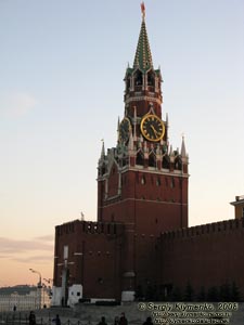 Россия, Москва. Фото. Московский Кремль. Спасская башня (вид с Красной площади).