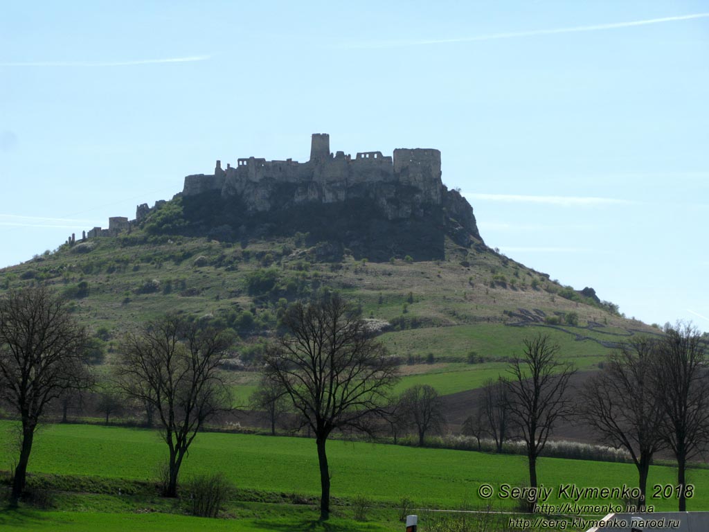 Словакия (Slovensko). Фото. Спишский Град (Spišský hrad). Вид с автомагистрали D1.