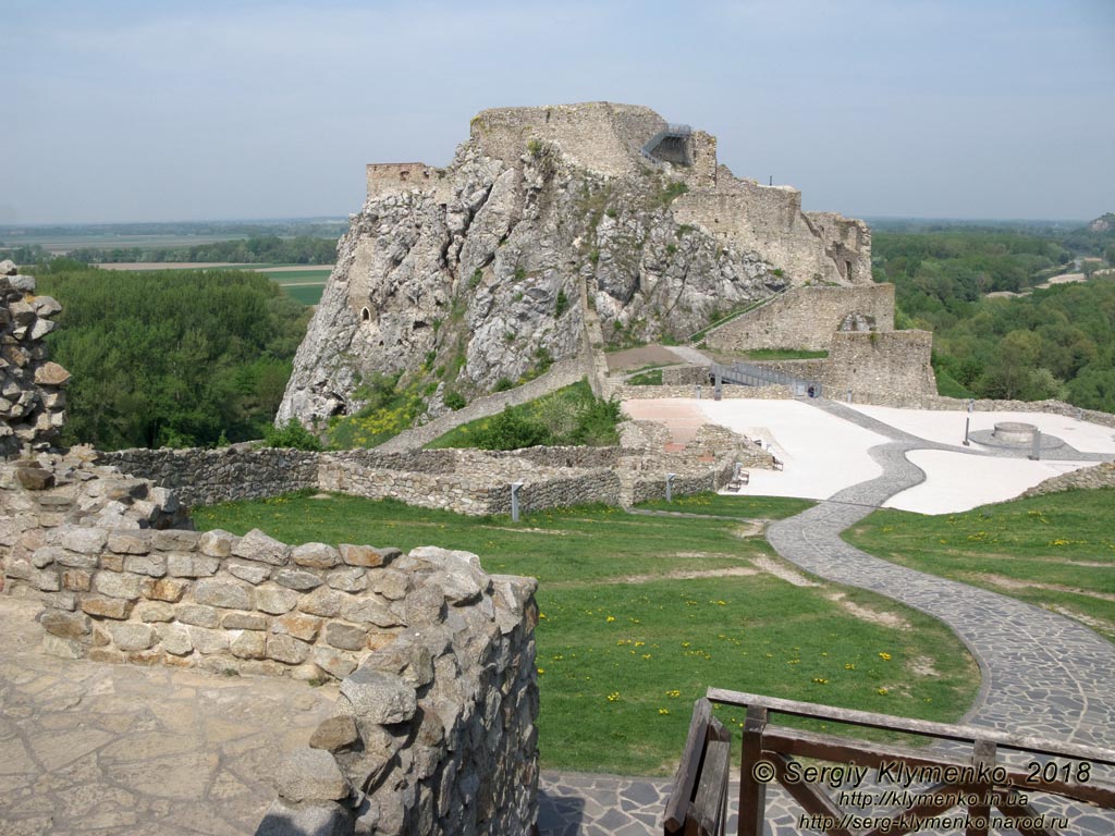 Словакия (Slovensko). Фото. Девинский град (Devínsky hrad). Верхний замок (horný hrad).
