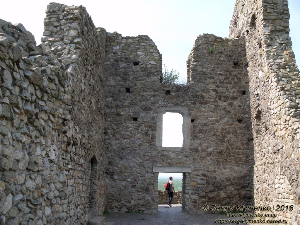 Словакия (Slovensko). Фото. Девинский град (Devínsky hrad). Дворец лордов Гараи (Palác pánov z Gary).