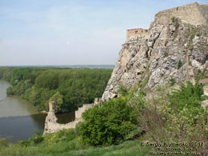 Словакия (Slovensko). Фото. Девинский град (Devínsky hrad). Вид на Дунай.