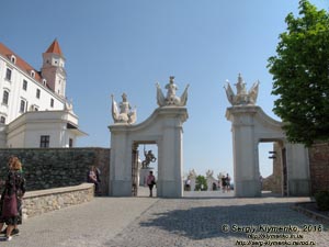 Фото Братиславы (Словакия). Братиславский град (Bratislavský hrad).