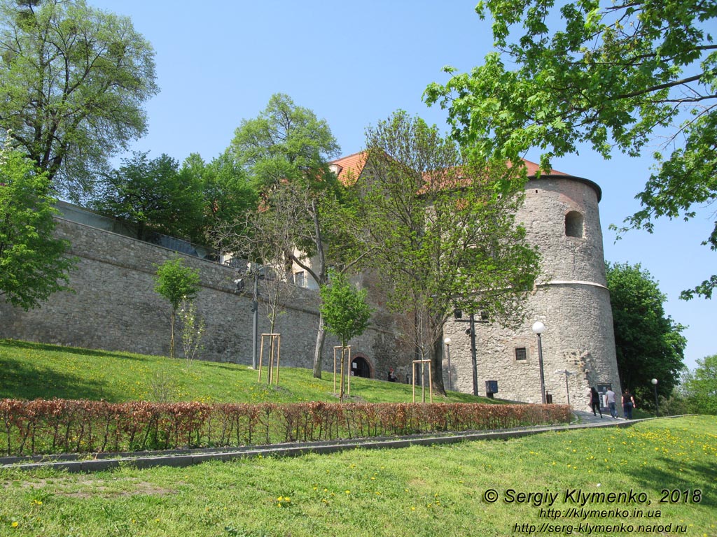 Фото Братиславы (Словакия). Братиславский град (Bratislavský hrad). Восточные фортификации.
