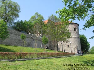Фото Братиславы (Словакия). Братиславский град (Bratislavský hrad). Восточные фортификации.