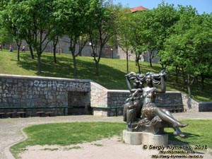 Фото Братиславы (Словакия). Братиславский град (Bratislavský hrad). В парке.