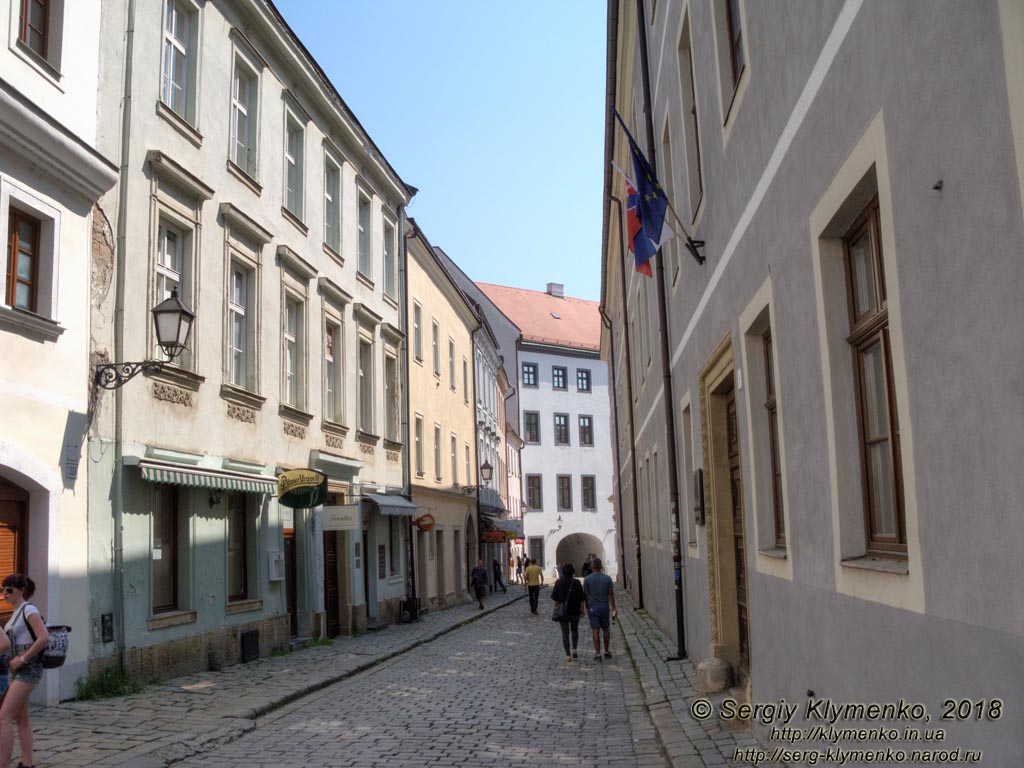 Фото Братиславы (Словакия). Улицами Старого города (Staré Mesto). На улице Klariská.