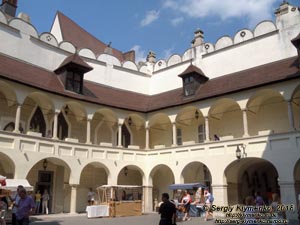 Фото Братиславы (Словакия). Старый город (Staré Mesto). Во внутреннем дворе Старой ратуши (Stará radnica).