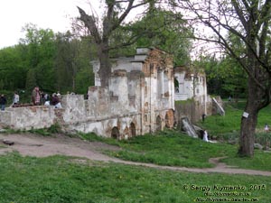 Белая Церковь, Александрийский парк. Фото. Ансамбль «Руины» - одно из самых оригинальных архитектурных сооружений парка.