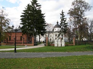 Батурин. Фото. Музей археологии Батурина в помещении Воскресенской церковноприходской школы.