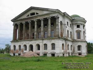 Батурин. Фото. Дворец Кирилла Разумовского, фото июня 2004 года.