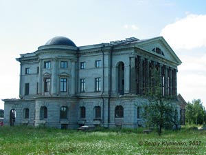 Батурин. Фото. Дворец Кирилла Разумовского, фото августа 2007 года.