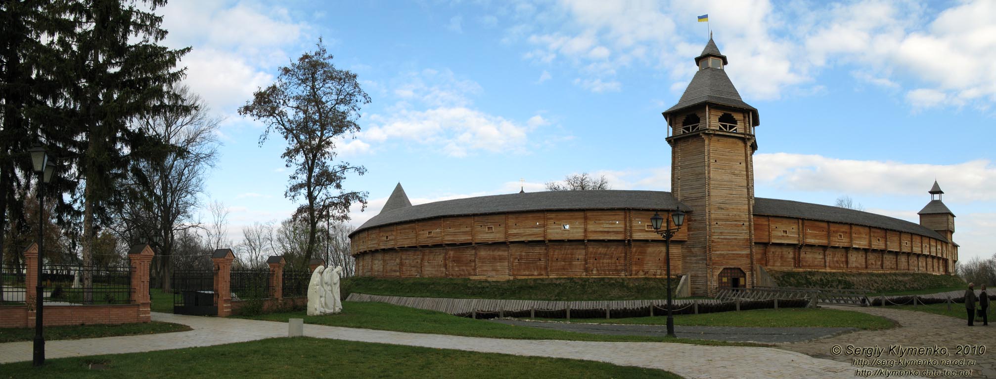 Батуринская цитадель (реконструкция, 2009 год). Вид снаружи.