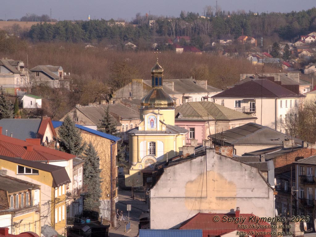 Подолье, Тернопольская область. Бучач. Фото. Вид сверху на Церковь Св. Покровы - Покровскую церковь (1764 год).