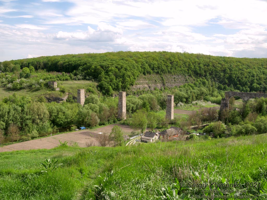 Хмельницкая область. Село Зубровка Каменец-Подольского района. Фото. «Зубровский виадук» (48°37'48"N, 26°36'03"E).