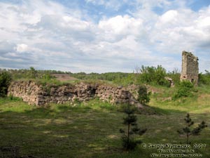 Хмельницкая область. Село Пановцы Каменец-Подольского района. Фото. Руины Панивецкого замка (48°37'23"N, 26°36'54"E).