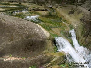 Черновицкая область, Вижницкий район. Фото. «Буковинские водопады». Водопад Ворота вблизи (48°10'00"N, 25°08'34"E).
