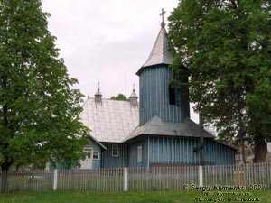 Черновицкая область, Черновицкий район. Село Буденец. Фото. Ансамбль деревянной церкви св. арх. Михаила и Гавриила (48°05'22"N, 25°38'46"E).