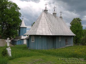 Черновицкая область, Черновицкий район. Село Буденец. Фото. Ансамбль деревянной церкви св. арх. Михаила и Гавриила (48°05'22"N, 25°38'46"E).