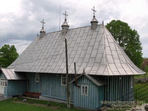 Черновицкая область, Черновицкий район. Село Буденец. Фото. Деревянная церковь св. арх. Михаила и Гавриила, 1799-1803 годы (48°05'22"N, 25°38'46"E).