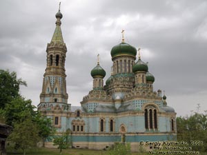 Черновицкая область, Черновицкий район. Село Белая Криница. Фото. Успенский собор старообрядцев, 1900-1908 годы (47°58'37"N, 25°52'60"E). Главный вход.