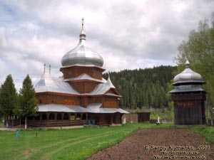 Черновицкая область, Вижницкий район. Село Шепот. Фото. Деревянная Церковь святого Ильи (Свято-Ильинская церковь), 1898 год (47°47'57"N, 25°09'12"E).