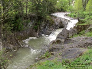 Черновицкая область, Вижницкий район. Село Шепот. Фото. Водопад Сучавский Гук (47°48'12"N, 25°09'22"E).