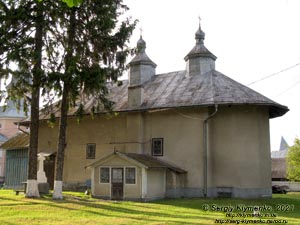 Черновицкая область, Черновицкий район. Село Лужаны. Фото. Храм Вознесения Господня /Свято-Вознесенская церковь/, 1453-1455 годы (48°21'49"N, 25°46'44"E).