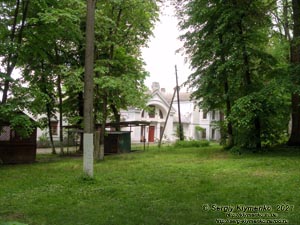Хмельницкая область. Село Голозубинцы. Фото. Бывший дворец Скибневских (48°49'44"N, 26°54'52"E).