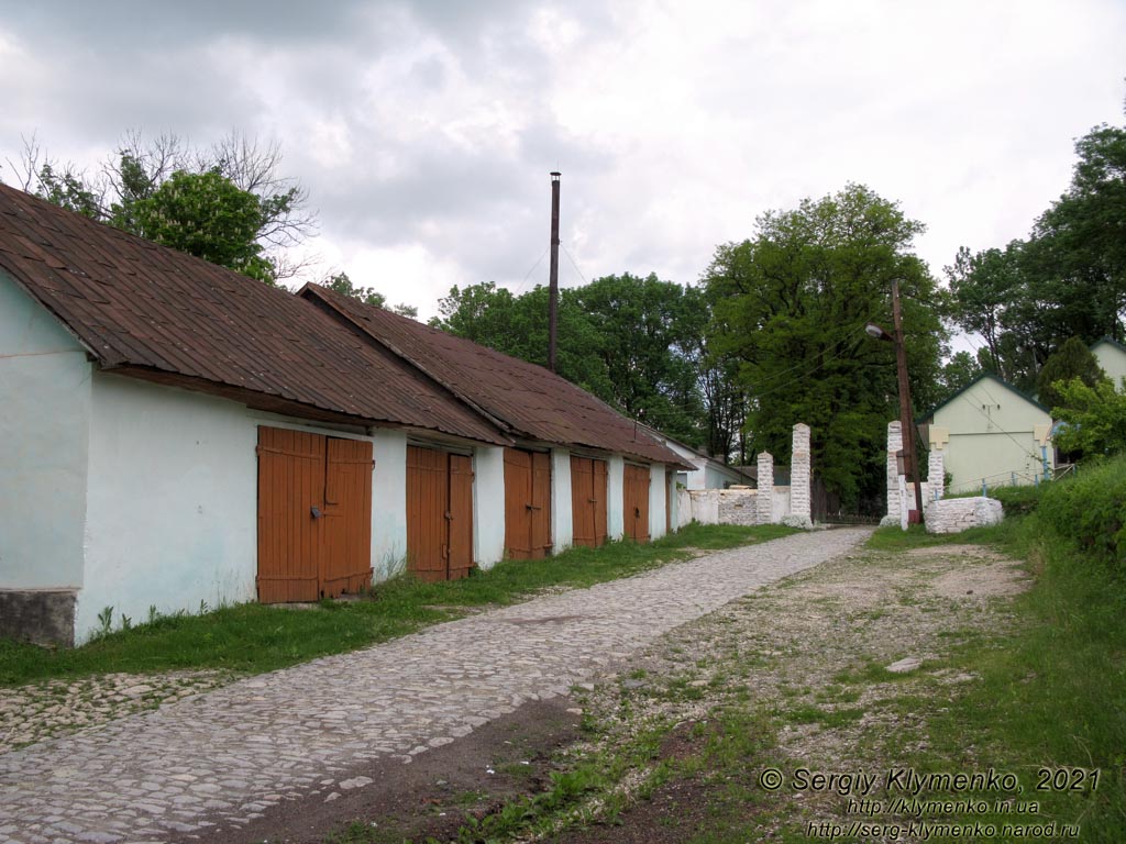 Хмельницкая область. Село Голозубинцы. Фото. Бывшая усадьба Скибневских (48°49'44"N, 26°54'52"E).