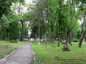 Хмельницкая область. Село Великий Жванчик. Фото. Бывшая усадьба и дворец Хелминских (48°45'41"N, 26°57'52"E).