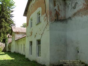 Хмельницкая область. Село Великий Жванчик. Фото. Бывший дворец Хелминских (48°45'41"N, 26°57'52"E).