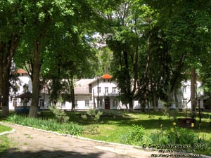 Хмельницкая область. Село Великий Жванчик. Фото. Бывшая усадьба и дворец Хелминских (48°45'41"N, 26°57'52"E).