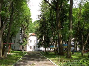 Хмельницкая область. Село Великий Жванчик. Фото. Бывшая усадьба и дворец Хелминских (48°45'41"N, 26°57'52"E).