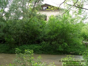 Хмельницкая область. Село Притуловка. Фото. Речка Ушица возле водяной мельницы XIX века (48°48'35"N, 27°05'50"E), построенная при Игнации Сцибор-Мархоцком.