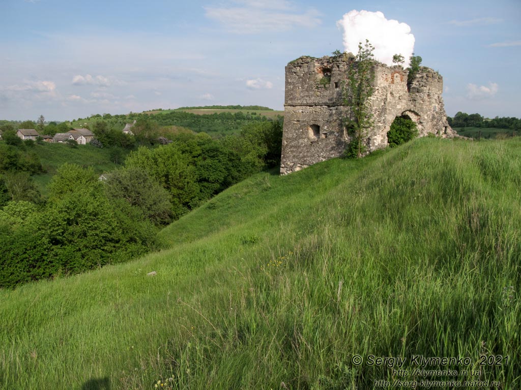 Хмельницкая область. Село Сутковцы. Фото. Сутковецкий замок (49°10'37"N, 26°55'37"E), XV-XVI века.