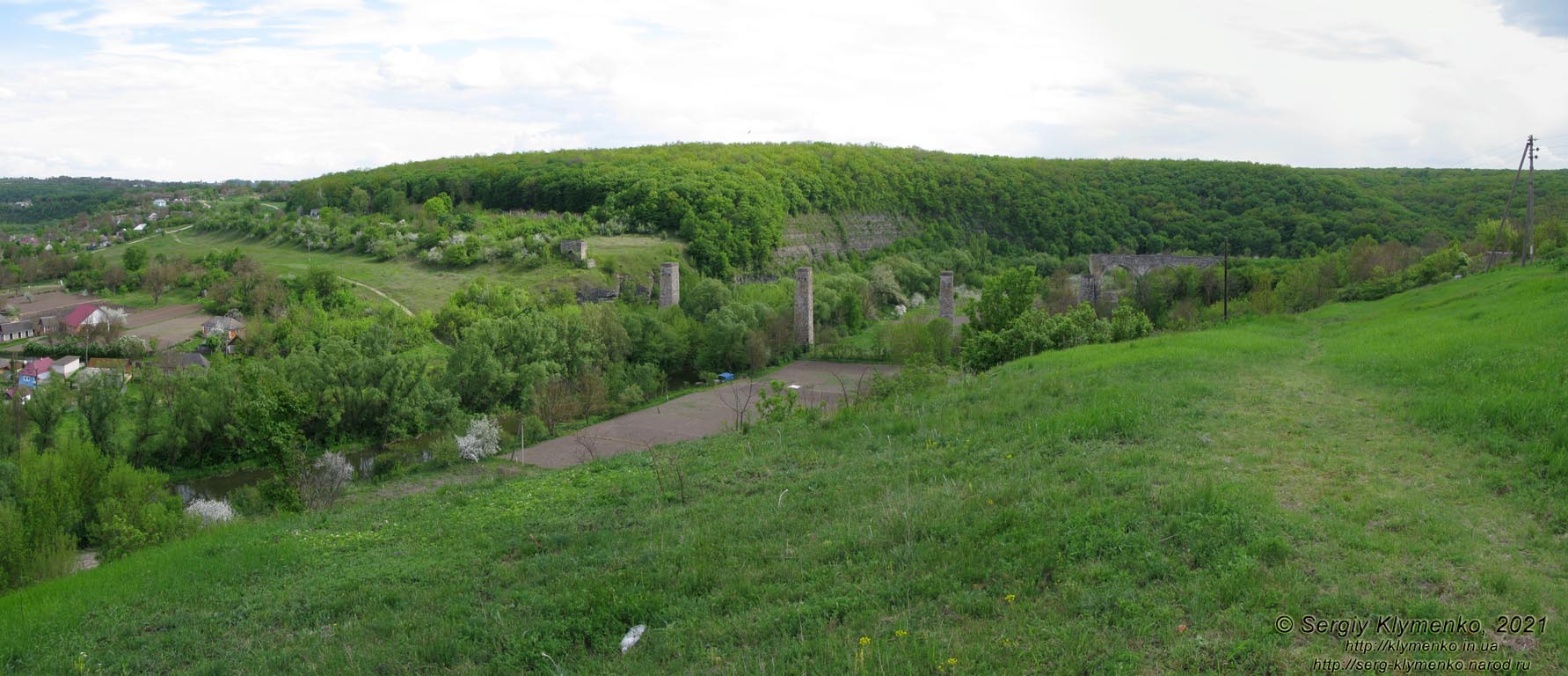 Хмельницкая область. Село Зубровка Каменец-Подольского района. Фото. «Зубровский виадук» (48°37'48"N, 26°36'03"E). Панорама ~90°.
